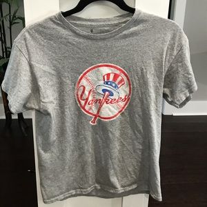 Youth boys NY Yankees tee shirt